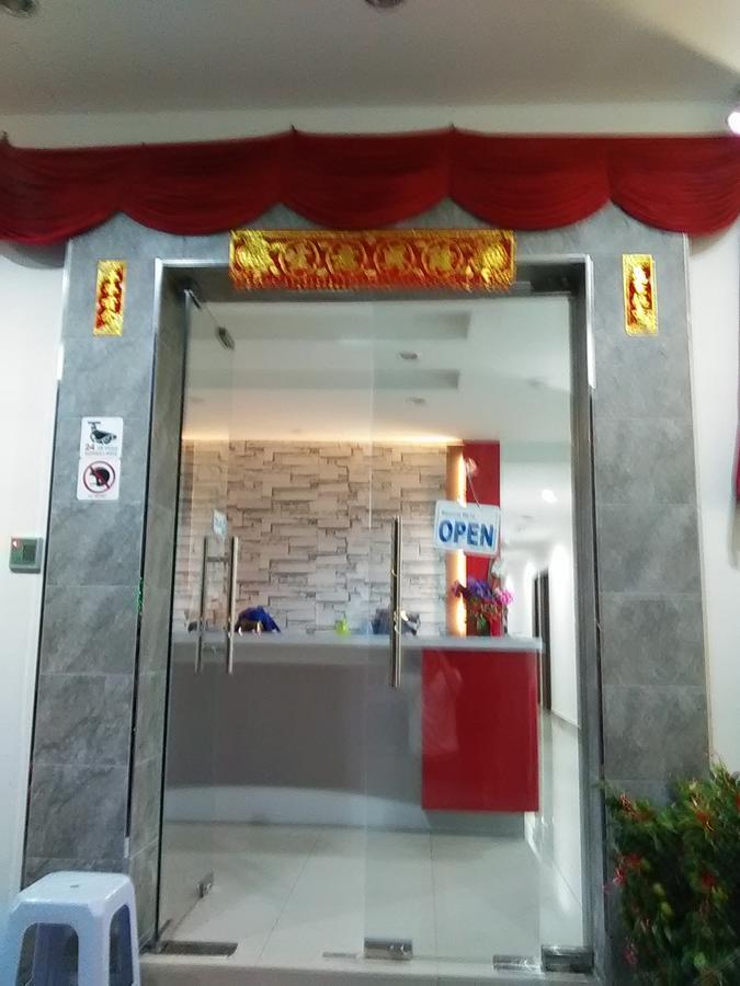 Thanks Hotel Parit Buntar Bagian luar foto